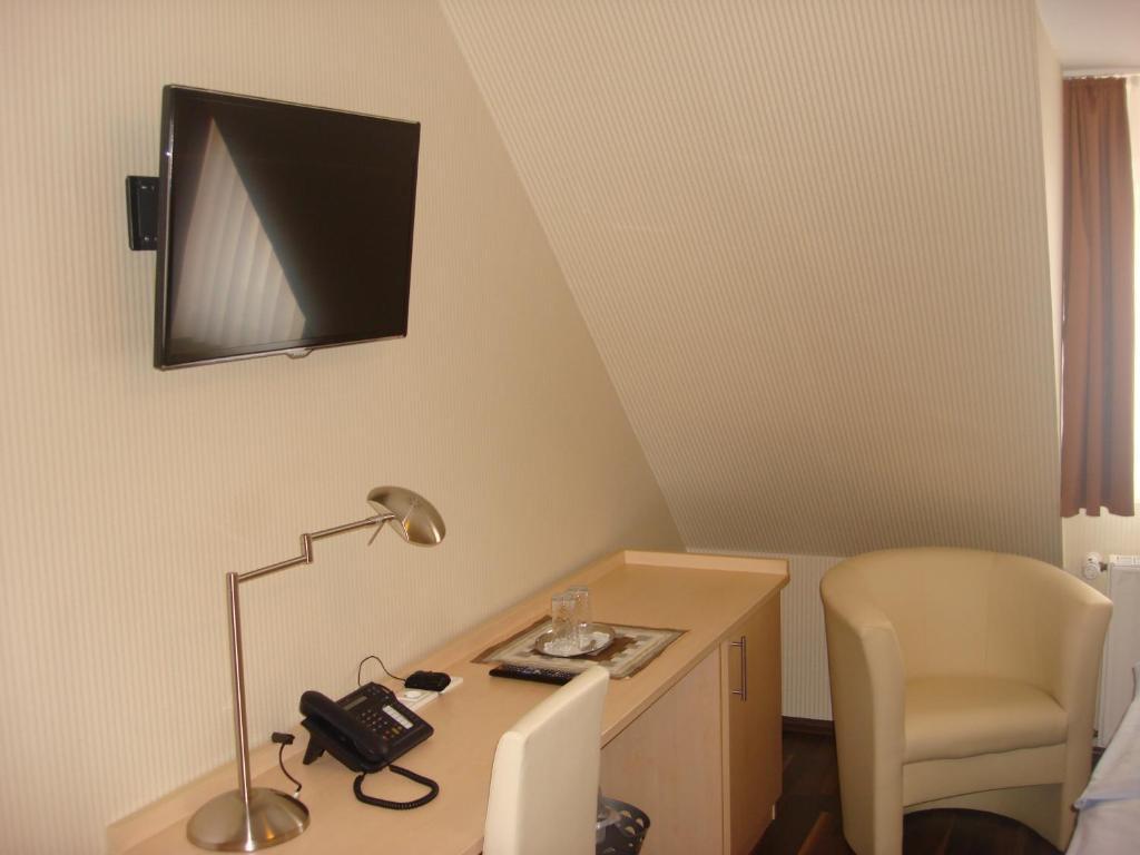 Hotel Zur Sonne Kirchhain Pokoj fotografie